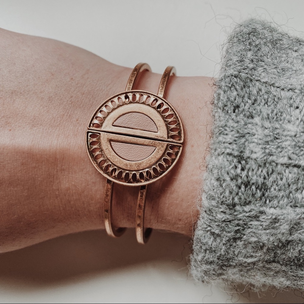 🆕 Aztec/Tribal Gold & Pink Bracelet